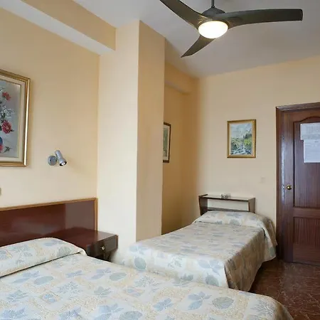 Guest house Rocamar 3*